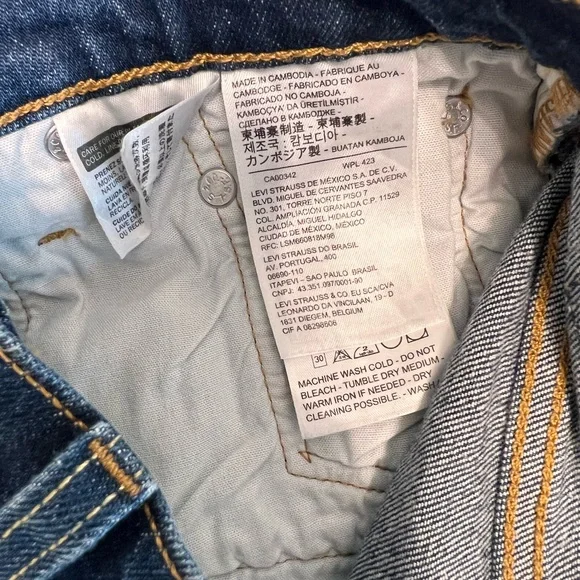 LEVIS HIGH RISE 501 DENIM SHORTS ✨ - Picture 5 of 6